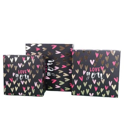 China Recycled Materials Nesting Paper Gift Box with Lid Heart Pattern 1 Set of 3 Small Nested Customized Gift Box for sale