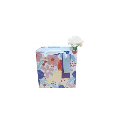 China Bio-degradable Paper bags flower with ribbon bags gifts paper for Gift&Craft for sale