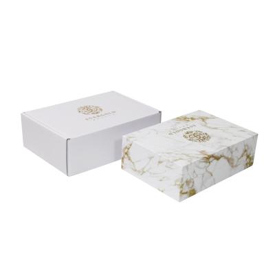 China Handmade Customized Luxury Cardboard Package Printing Gift Box Clothing Box for sale