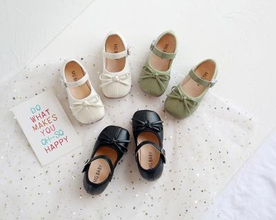 China Girls Round Bowknot Princess Shoes 2021 Summer Fashion Simple Baby Small Soft-soled Leather Shoes for sale