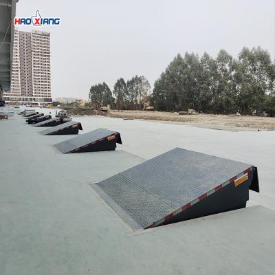 China Steel Adjustable Dock Plate 8000kg-15000kg Hydraulic Loading Dock for sale