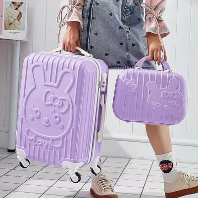 China Charming Travel Essentials Girls' Suitcase And Beauty Kit Combo For Stylish Adventures for sale