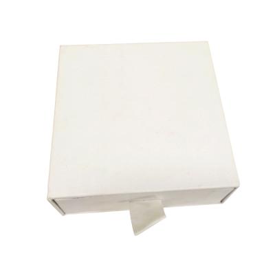 China Recycled Materials Custom Paper Sliding Gift Packing Custom Cardboard White Drawer Box Packaging for sale