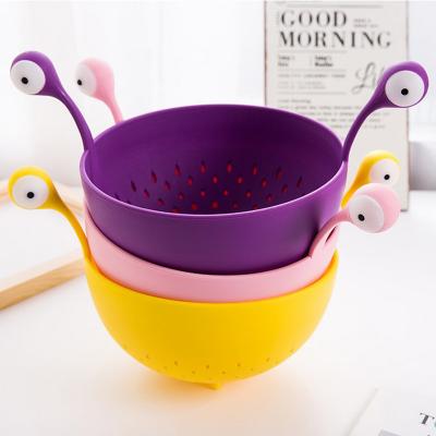 China Sustainable Factory Price Fruit Storage Vegetable Basket Kitchen Multifunction Shredder Hanging Drain Basket for sale