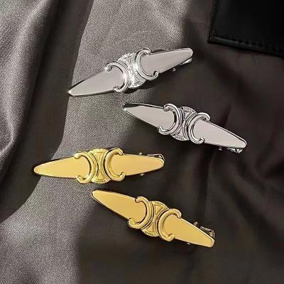 China Arc de Triomphe metal platypus hair clip bill pointed hair clip new 2023 smart casual shiny suitable for broken hair for sale