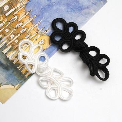 China Chinese Handmade High-end Dress Belt Clasp Style Closure Frog Button Dry Cleaning Knot New Gold Hole Lute Dish Decorative Buckle for sale