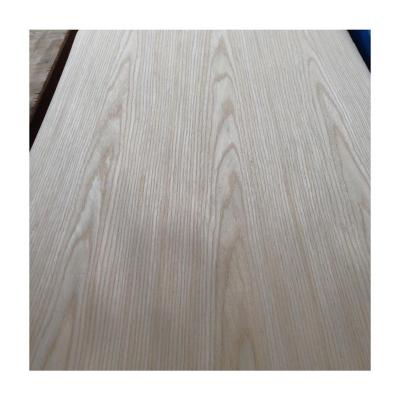 China 0.38mm 0.45mm Modern White Oak Engineered Wood Veneer For Furniture Panel for sale