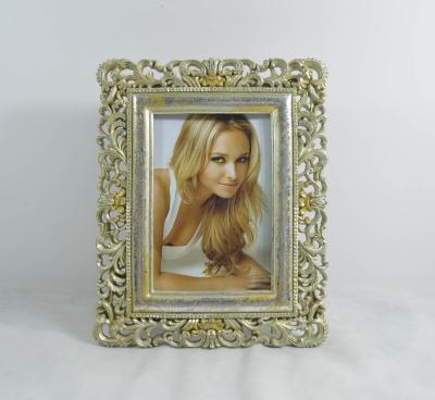 China Environmental Friendly White Floral 8x10 Picture Frame Resin Photo Frames for sale