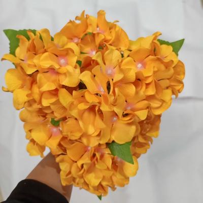 China 7 Family Tissue Plastic Silk Artificial Hydrangea Married Head Decorate Plastic Stem And Artificial Silk Colored Silk Flowers for sale