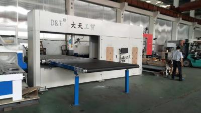 China Máquina vertical da espuma de poliuretano do látex do Cnc com faca revolvendo à venda