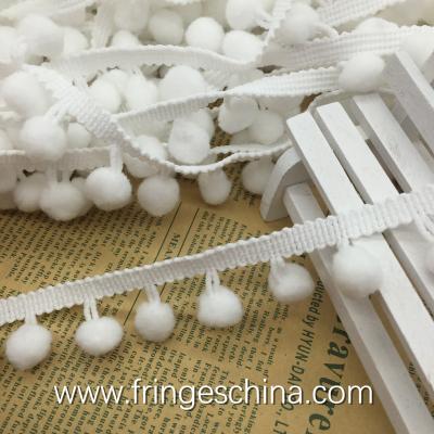 China Machine producing OEM wholesale beautiful fabric drapery trimmings beaded pom pom fringes for sale