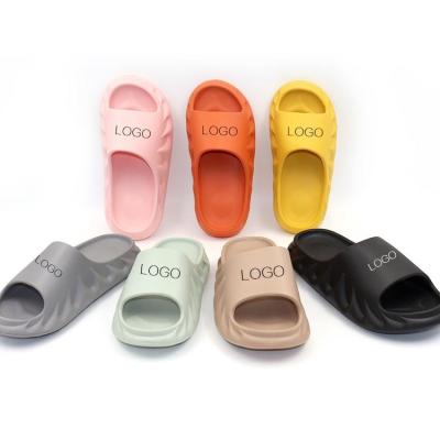 China Lightweight Designer Slides Women Slippers Custom Logo Unique Casual Lovers Soft Wear-Resisting Indoor Outdoor Slippers for sale