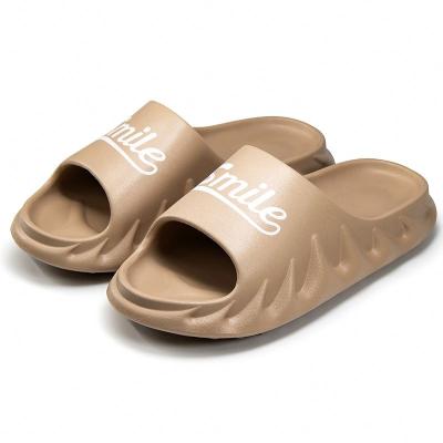 China 2021 Wholesale Fashion Unisex Slippers Popular Light Weight Slide Slippers For Men And Women for sale