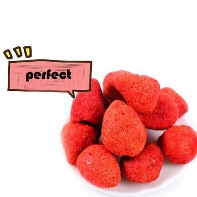 China Nutritious US$35 Per Carton Shipping Whole Or 5-7mm/slice With Sugar Fruit Snacks Freeze Dried Strawberry for sale