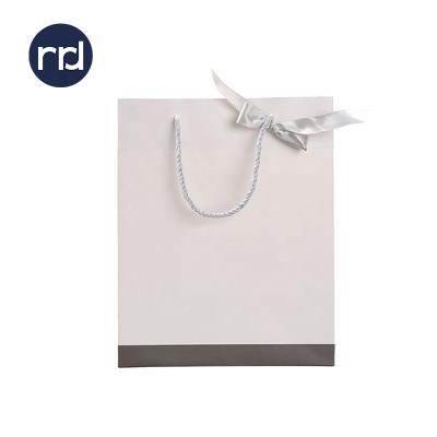 China Recyclable Jewelry Paper Bag Wholesale Gift Bag RR Donnelley Shipping Bag For Shopping for sale