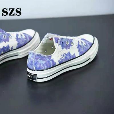 China Breathable Women Canvas Shoes Classic Walking Shoes Light Weight Empty Canvas Shoes for sale