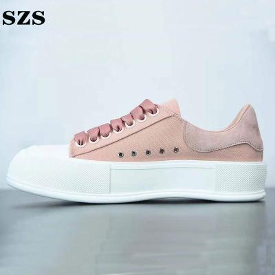 China Classic Walking Shoes Multiple Colors Ladies Canvas Shoes Casual Canvas Shoes for sale