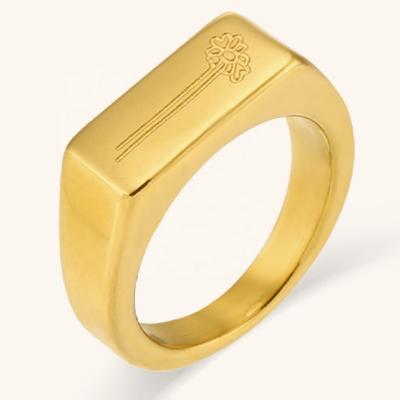 China Vintage Non Tarnish Flower Band Ring Stainless Steel Gold Plated Waterproof Engraved Seal Rings for sale