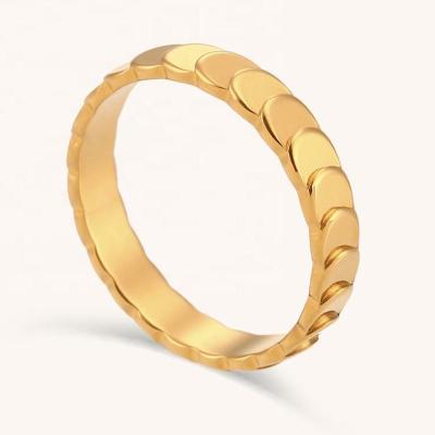 China Vintage Fashion Chunky Gold Rings Fish Scale Shape Rings Stainless Steel Tarnish Free Jewelry for sale