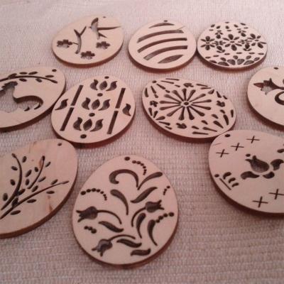 China Europe set of10pcs DIY white decoration easter egg shape wooden hanging decoration for gift tags for sale