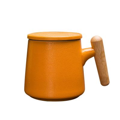 China Minimalist Ceramic Tea Mug With Cover Split Wood Handle Office Hand Gift Creative Personal Business Gift for sale