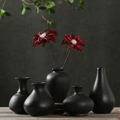 China Small Minimalist Ceramic Vase Dried Flower Arrangement Zen Ornaments Chinese Black Japanese Flower Tea Retro Mini Room Decoration Items for sale