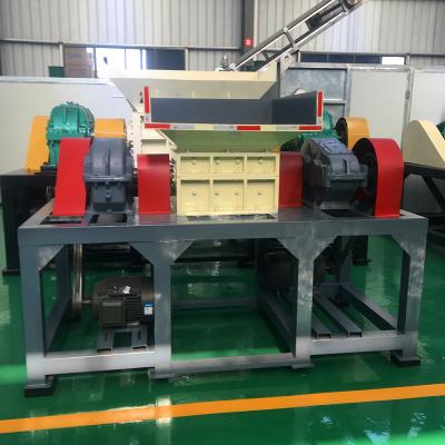 China Doppelschachtschroefmachine voor houten pallets en karton in industriële recyclingprocessen Te koop