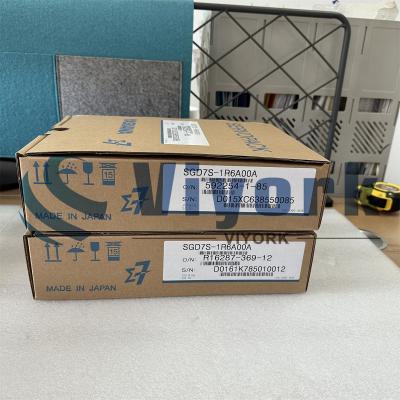 China Yaskawa SGD7S-1R6A00A 200W Servidores industriales 2.4AMP Servidores Nuevo en venta