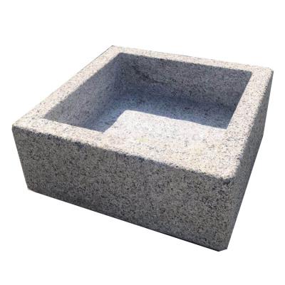 China Garden Decoration Water Feature Garden Bush Hammered Outdoor Square Gray Granite Stone Water Bowls for sale