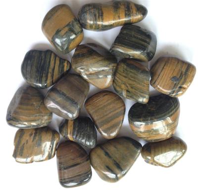 China Natural Stone Landscaping Garden Decoration Strip High Polished Color River Pebbles for sale