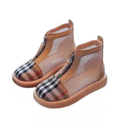 China 2021 Style Warm Breathable Plaid Net Ankle Martin Boots Girls Leather Boots for sale