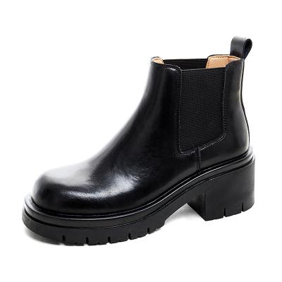 China Light Weight 6cm Height Height Platform Shoes Crescent Leather Slip On Winter Martens Booties Fashion Ankle Women's Boots for sale