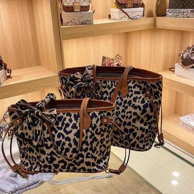 China Fashion 2023 Designer Louis Famous Brand Good Quality Luxury Bag Large Capacity Designer Versatile Casual Tote Bags for sale