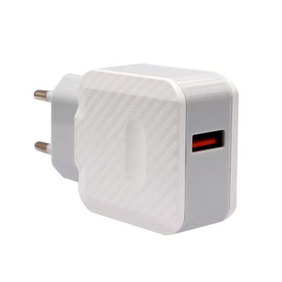 China Mobile Phone Factory Direct White Mini Size Universal Charger USB Charging Wall Mounted Fast Charger for sale