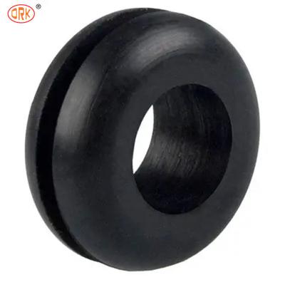 China Sellenos de caucho para automóviles CR negro Sellenos de caucho Neoprene Grommet para arneses de alambre de conector en venta