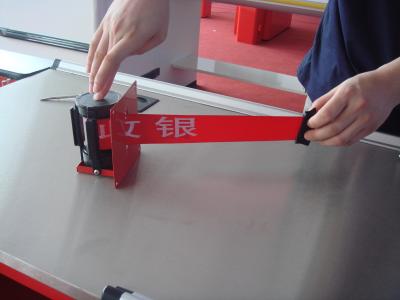 China Crowd Barrier Fencing Pedestrian Handrail Fixed On Checkout Counter for sale