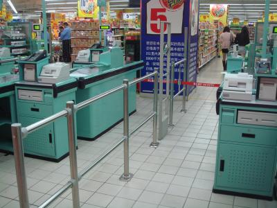 China Supermarket Crowd Control Barriers Pedestrian Handrail for sale