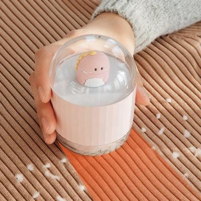 China Viable Wholesales Lovely Pets Style Cloth Shaver Clothes Dehairing Mini USB Electric Portable Fiber Remover With Light for sale