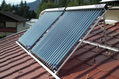 China Efficiency 71% Pressurized Solar Thermal System for Roof Installation Process for sale