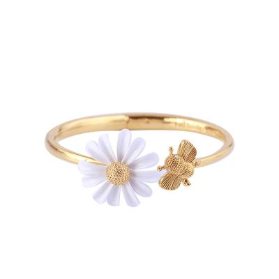 China Vintage Kate Fashion Alloy Spade 18k Daisy Bee Open Design Gold Plated Bracelet for Girlfriend Women Gift Party Jewelry for sale