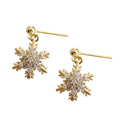 China Classic Large S925 Sterling Silver Micro Diamond And Zircon Snowflake Stud Earrings for sale