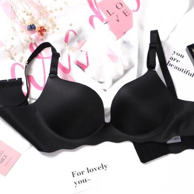 China Dropshipping QUICK DRY low price women seamless wireless sex push up sexy lingerie gathering bra for sale