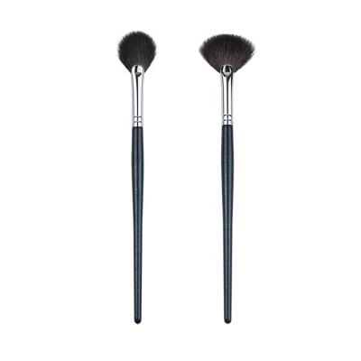 China Simple Foundation Brush Small Mini Private Label Goat Hair Highlight Fan Facial Brush for sale