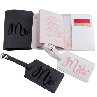 China Wholesale Vintage Embroidered Logo Gift Set Passport HoldersTravel Leather Passport Holders And Luggage Tag for sale