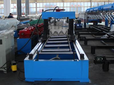 China 15m/min Servo Flying Cutoff Thrie Beam Highway Guardrail Roll Forming Machine for sale