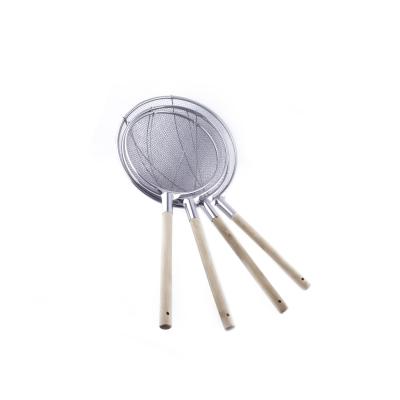 China Sustainable Round Wooden Handle Spice Vegetable Sieve For Restaurant Reinforce Metal Sieve For Kitchen And Commercial Use for sale