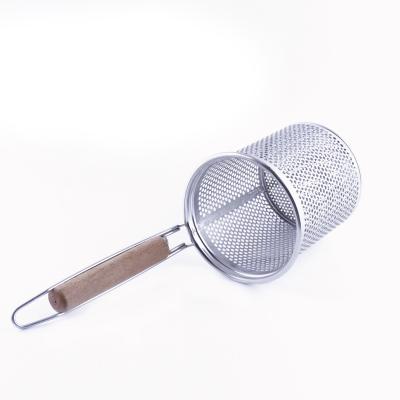 China Viable Pasta Pot Colander With Wooden Handle Noodle Strainer Kitchen Spaghetti Strainer Insert Punch Hole Sieve for sale