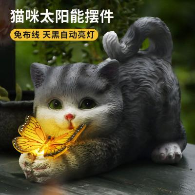 China Europe Polyresin Decorative Cute Cat Figurine, Solar Cartoon Cat Lamp Resin Decoration Ornaments Resin Garden Lamp for sale