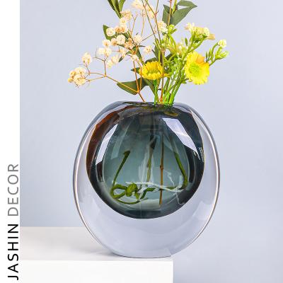 China 2021 Europe New Arrival High Grade Home Decoration Brown Handmade Amber Glass Round Blown Vase for sale