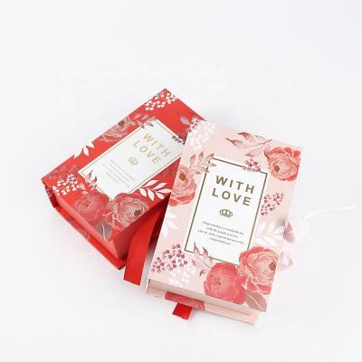 China Aseptic Wedding Candy Gift Packing Box With Bowknot With Paper Bag for sale